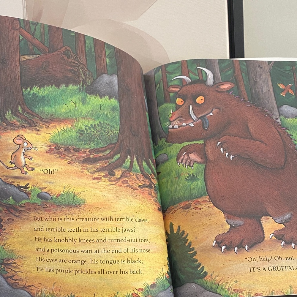 The Gruffalo and The Three Little Pigs Books - Picture 3 of 11